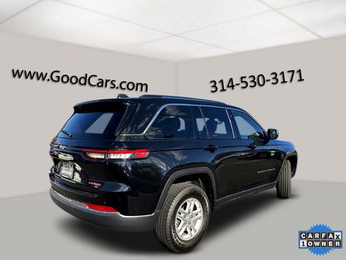 Used 2023 Jeep Grand Cherokee Laredo image 2