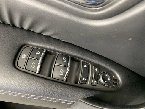 Used 2019 Nissan Armada SL w/ Premium Package image 37