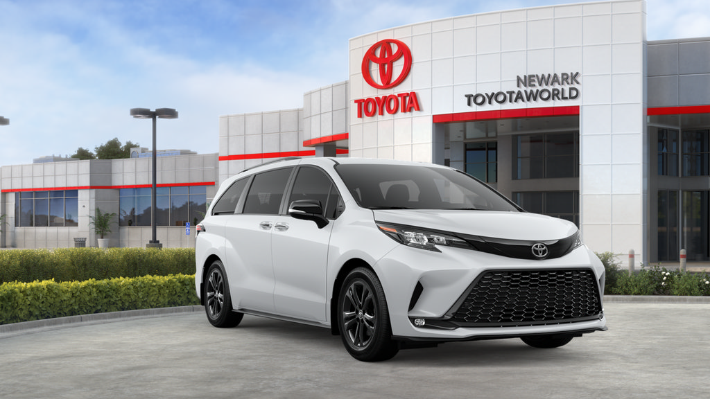 New 2026 Toyota Sienna XSE AWD/4WD image 4