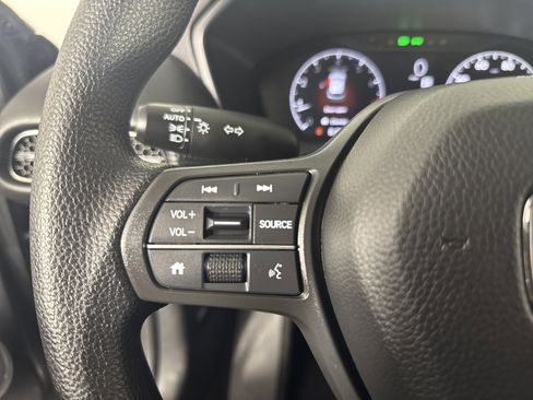 Certified 2025 Honda HR-V LX image 34