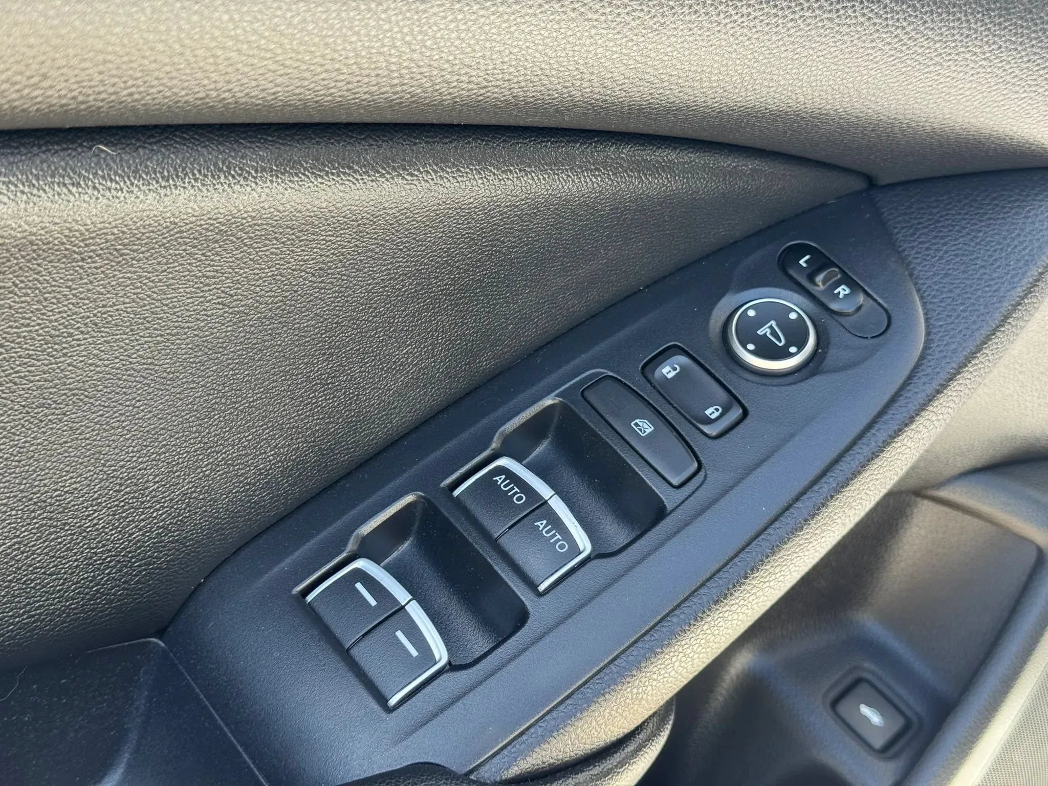Used 2019 Honda Accord LX image 12