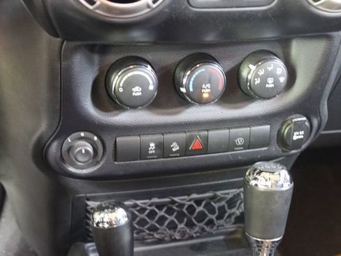 Used 2015 Jeep Wrangler Sahara AWD/4WD image 16