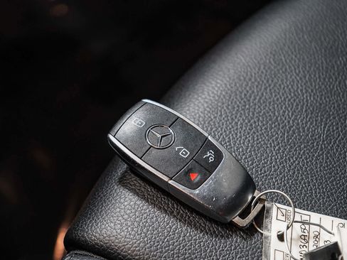 Used 2020 Mercedes-Benz CLA 250 image 32