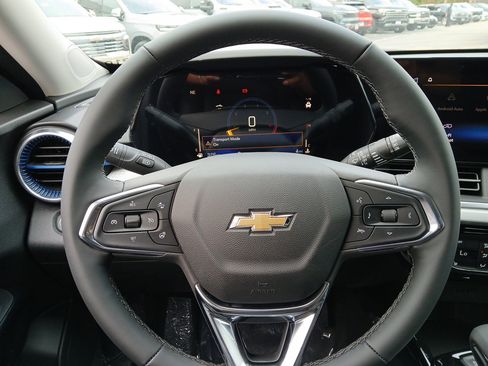 New 2026 Chevrolet Trax LT w/ Driver Confidence Package image 11