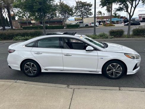 Used 2018 Hyundai Sonata Limited w/ Ultimate Package 02 FWD image 4