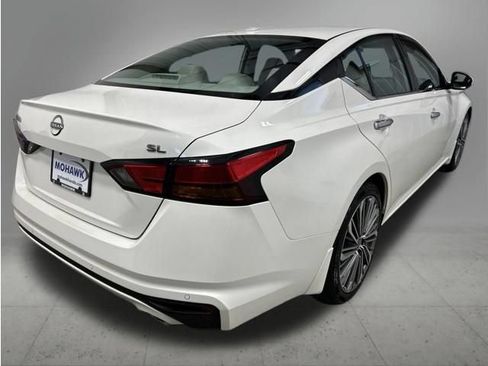 Used 2024 Nissan Altima 2.5 SL FWD image 5