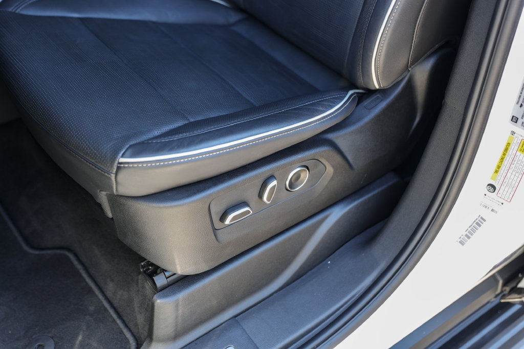 Used 2024 Cadillac Escalade Sport AWD/4WD image 8