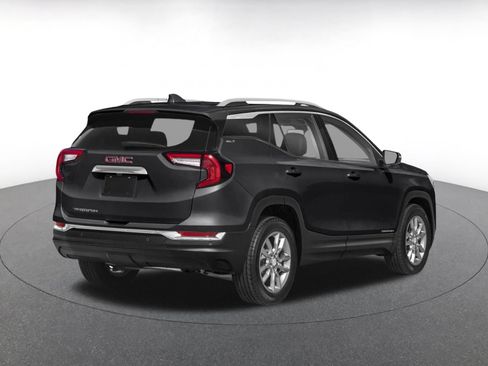 Used 2024 GMC Terrain SLE FWD image 2