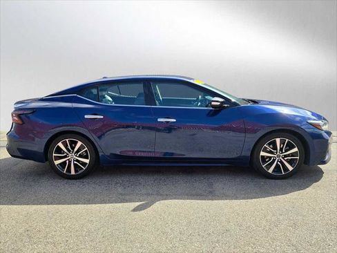 Used 2023 Nissan Maxima SV w/ Floor Mat Group FWD image 2