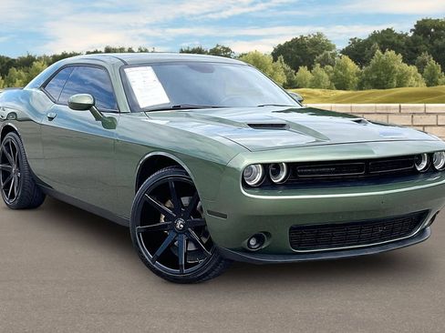 Used 2018 Dodge Challenger SXT Plus RWD image 2