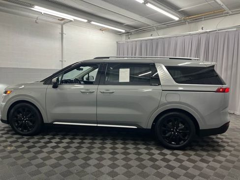 Certified 2022 Kia Carnival SX image 9
