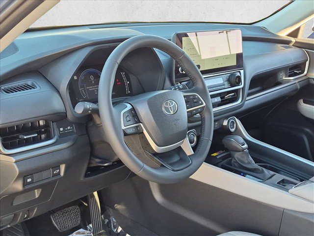 New 2026 Toyota Grand Highlander XLE FWD image 3