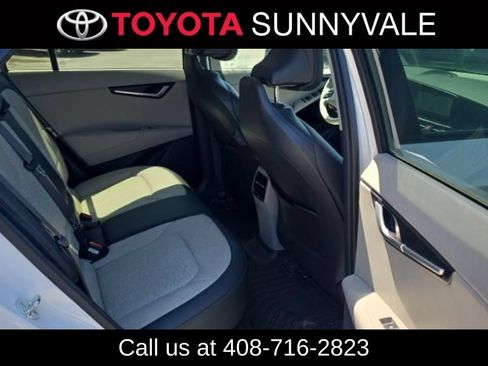 Used 2023 Kia Niro Wave FWD image 5