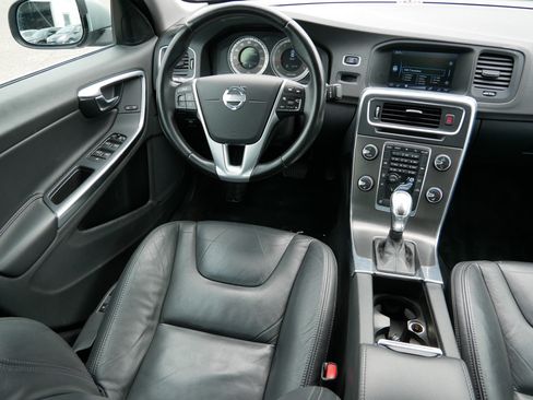 Used 2013 Volvo S60 T5 FWD image 9