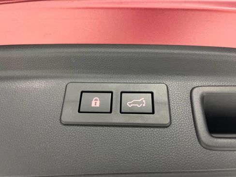 Used 2023 Subaru Forester Premium AWD/4WD image 41
