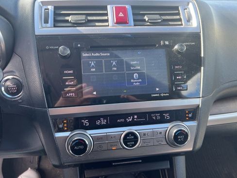 Used 2016 Subaru Outback 2.5i Limited image 9