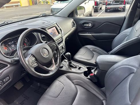 Used 2021 Jeep Cherokee Latitude Lux AWD/4WD image 3