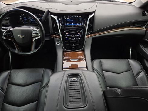 Used 2020 Cadillac Escalade Premium Luxury RWD image 24