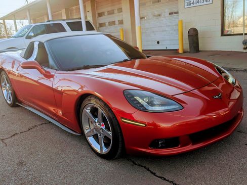 Used 2005 Chevrolet Corvette Convertible w/ Preferred Equipment Group image 1