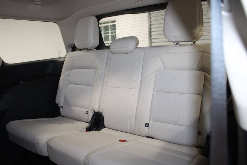 New 2027 Lincoln Navigator Premiere RWD image 27
