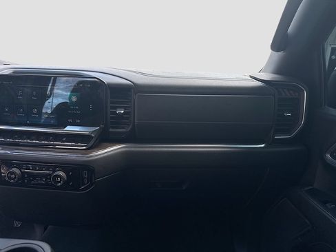 Used 2023 Chevrolet Silverado 1500 LT AWD/4WD image 25