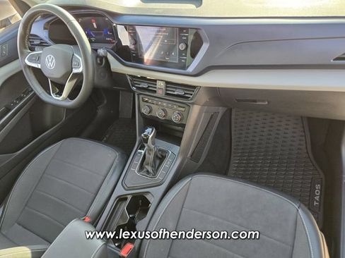 Used 2022 Volkswagen Taos SE FWD image 17