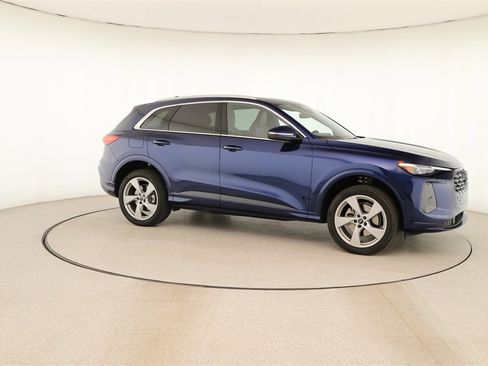 Certified 2025 Audi Q5 Prestige image 9