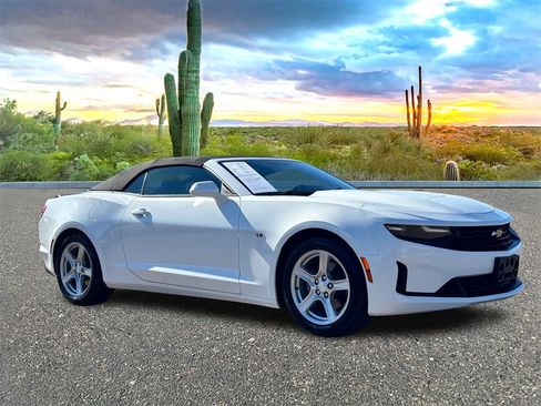 Used 2023 Chevrolet Camaro LT image 2