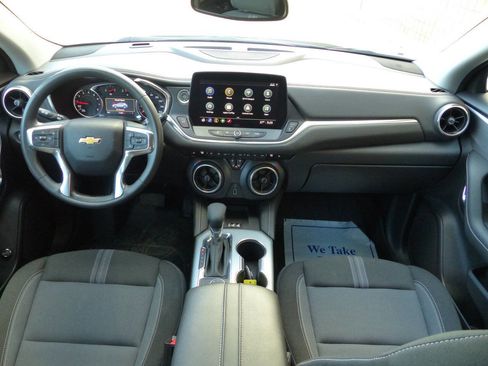 Used 2025 Chevrolet Blazer LT w/ Convenience Package image 28