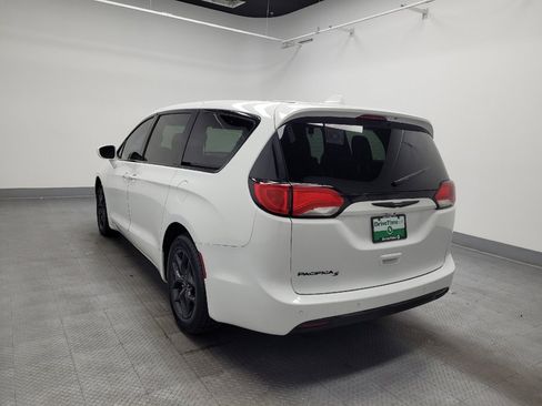 Used 2018 Chrysler Pacifica Touring Plus w/ S Appearance Package image 5