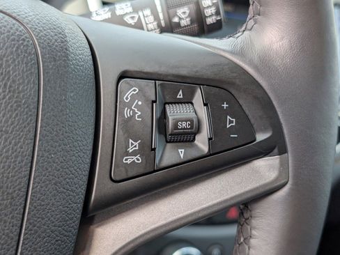 Used 2022 Chevrolet Trax LT w/ LT Convenience Package image 23