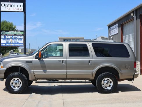Used 2004 Ford Excursion Limited AWD/4WD image 9