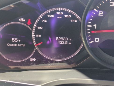 Used 2021 Porsche Cayenne Coupe image 22