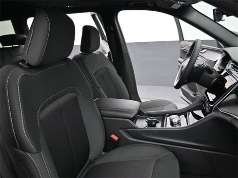 New 2025 Jeep Grand Cherokee L Laredo image 27