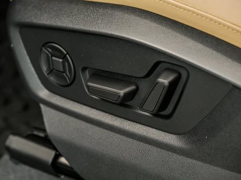 Used 2023 Audi Q8 Premium w/ Convenience Package image 17