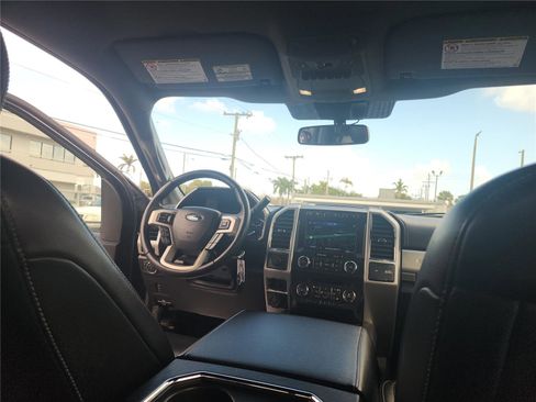 Used 2020 Ford F250 Lariat w/ Chrome Package image 24