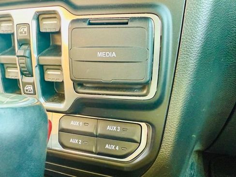 Used 2021 Jeep Wrangler Unlimited Rubicon 4xe w/ Steel Bumper Group image 31