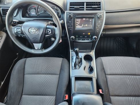 Used 2015 Toyota Camry LE image 25
