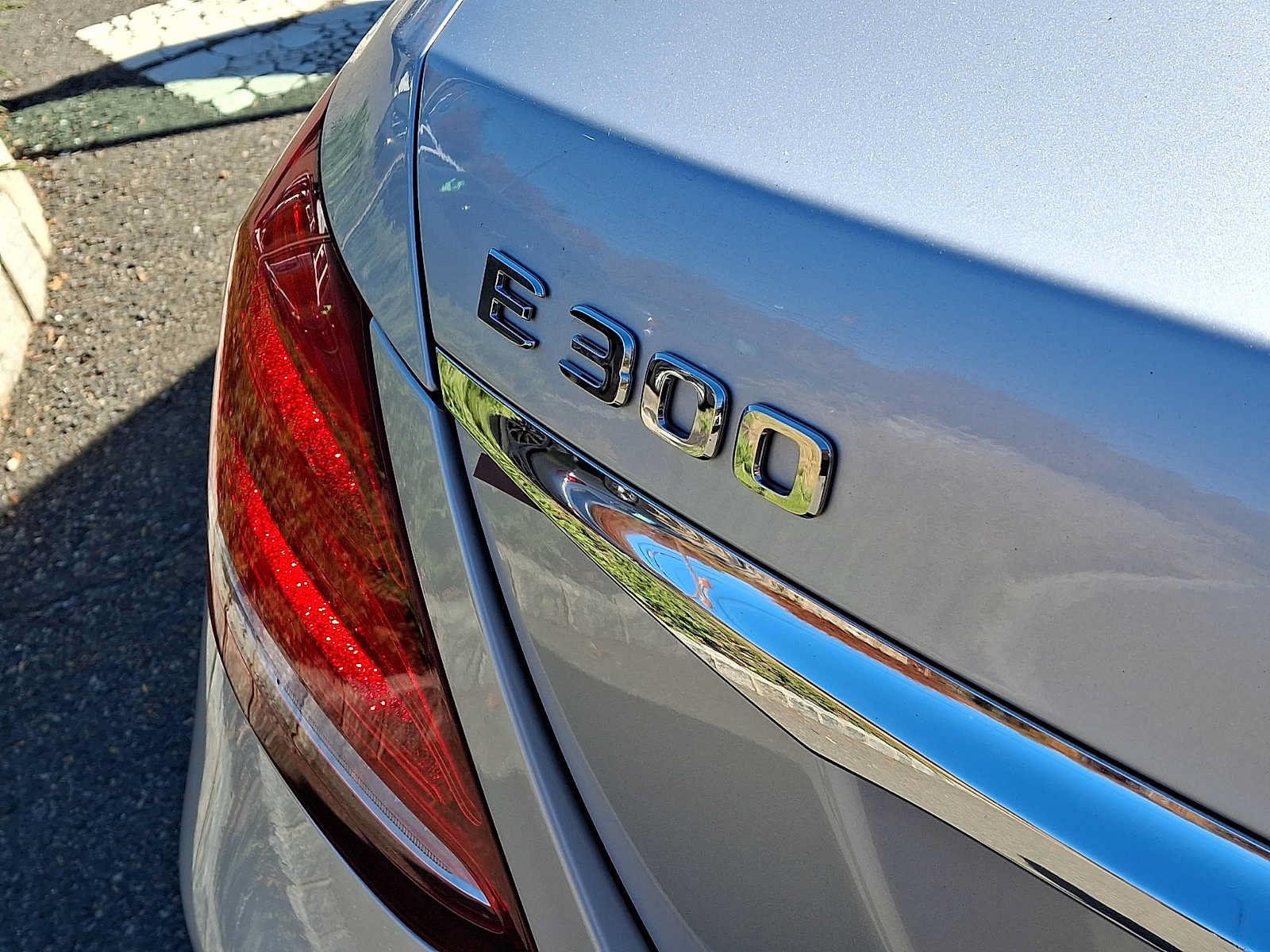 Used 2019 Mercedes-Benz E 300 4MATIC image 32