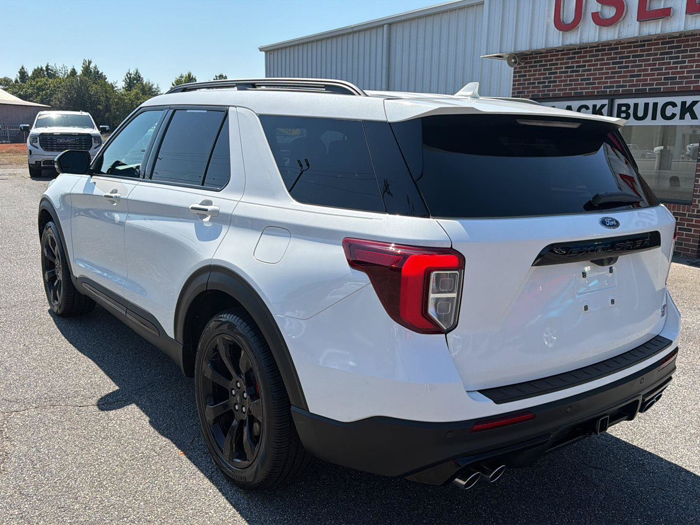 Used 2023 Ford Explorer ST w/ Equipment Group 401A AWD/4WD image 14