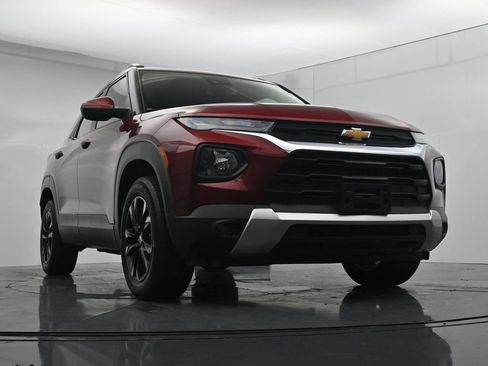 Used 2022 Chevrolet TrailBlazer LT w/ Convenience Package AWD/4WD image 18