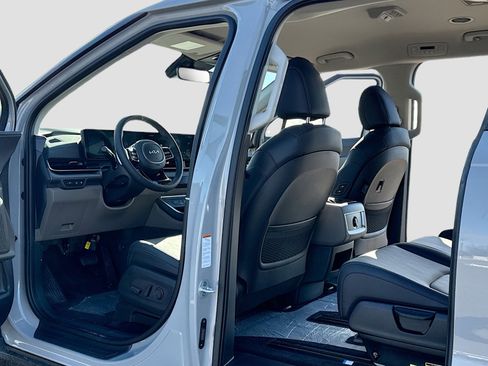 New 2026 Kia Carnival EX image 6