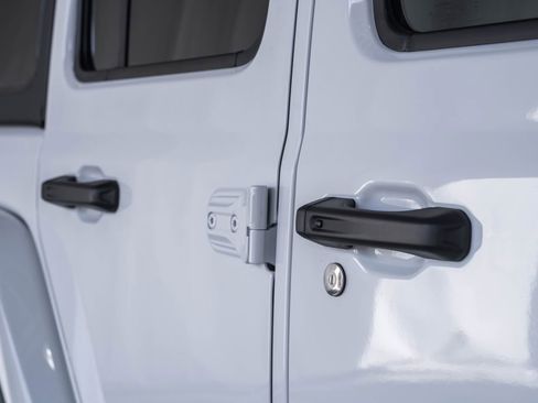 New 2026 Jeep Wrangler Unlimited Sahara AWD/4WD image 16