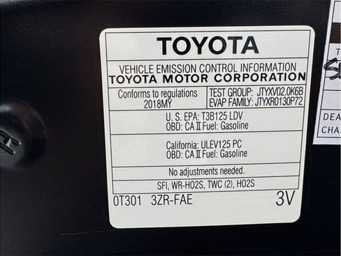 Used 2018 Toyota C-HR XLE FWD image 25