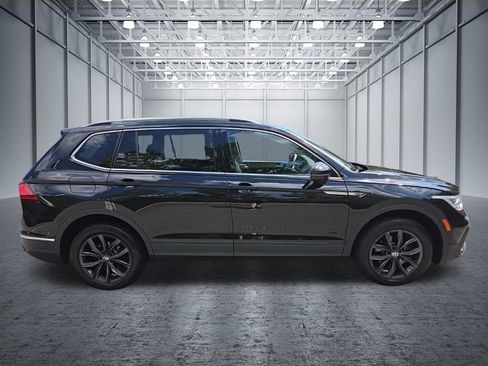 Used 2022 Volkswagen Tiguan SE AWD/4WD image 9