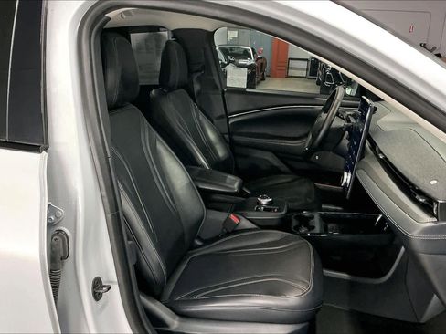 Used 2021 Ford Mustang Mach-E Premium image 10
