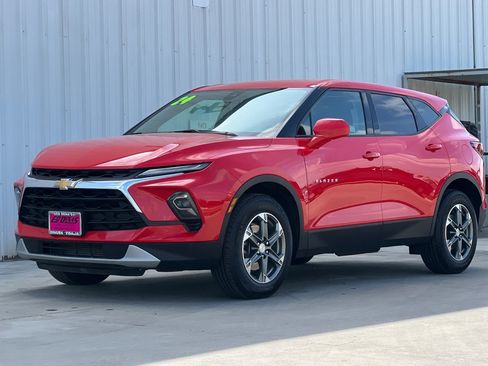Used 2024 Chevrolet Blazer LT AWD/4WD image 9