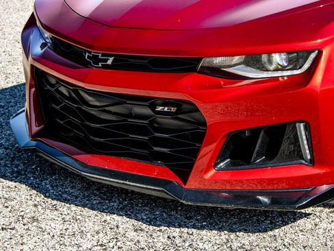 Used 2017 Chevrolet Camaro ZL1 RWD image 9
