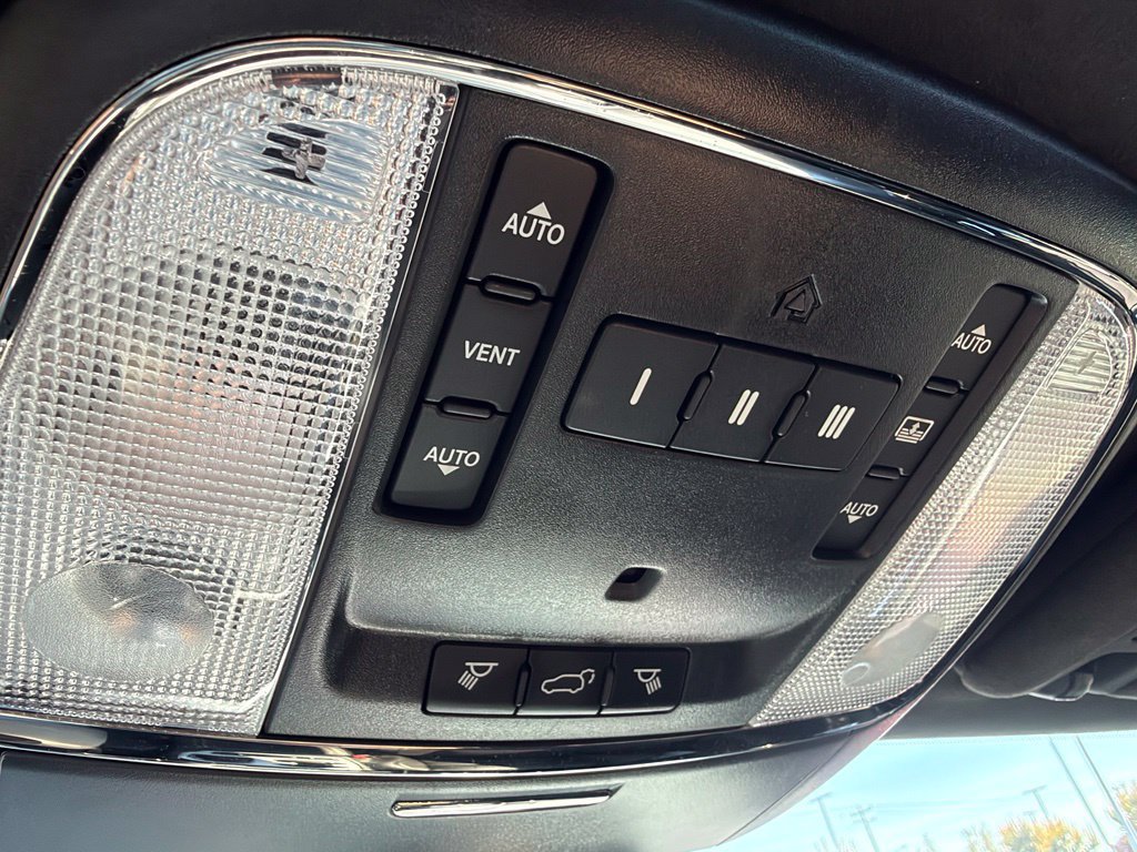 Used 2016 Jeep Grand Cherokee SRT AWD/4WD image 43