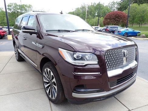 New 2024 Lincoln Navigator L Reserve image 8